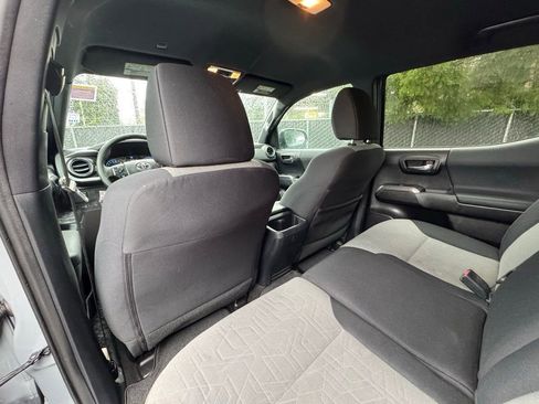 Used 2021 Toyota Tacoma TRD Off-Road w/ Technology Package AWD/4WD image 9
