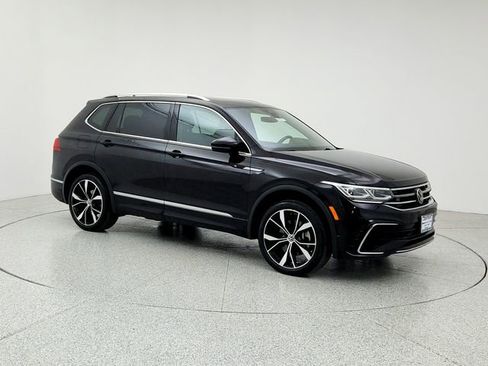 Used 2023 Volkswagen Tiguan SEL R-Line image 3