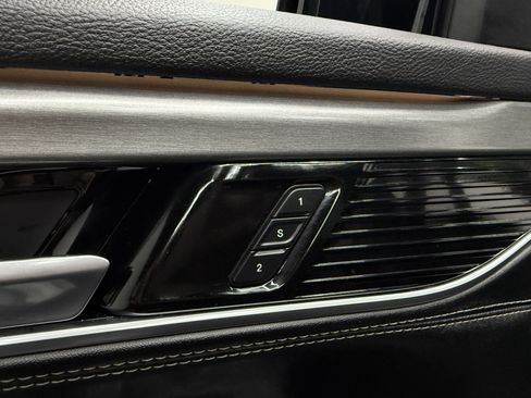 Used 2024 Jeep Wagoneer Series II image 12