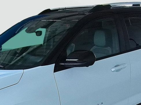 New 2026 Chevrolet Equinox LT w/ Convenience Package II image 8