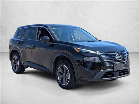 Used 2025 Nissan Rogue SV FWD image 3