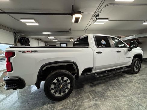 Used 2021 Chevrolet Silverado 2500 Custom w/ Custom Value Package AWD/4WD image 13
