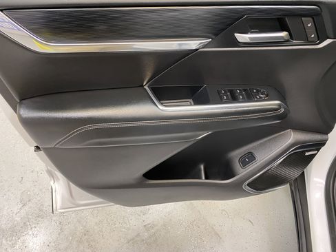 Used 2025 GMC Acadia Elevation image 22