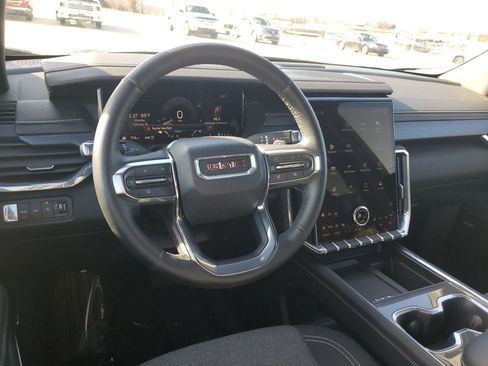 Used 2025 GMC Acadia Elevation image 19