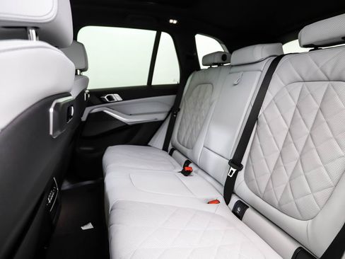 New 2026 BMW X5 xDrive40i w/ M Sport Package image 22