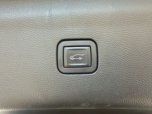 Used 2024 Buick Enclave Premium image 26