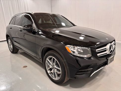 Used 2018 Mercedes-Benz GLC 300 4MATIC image 4