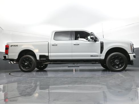 Used 2025 Ford F250 Lariat w/ Black Appearance Package image 29