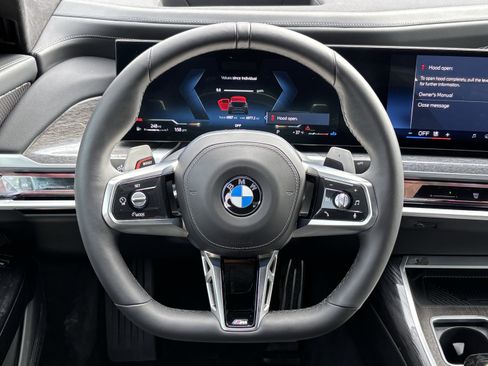 Certified 2025 BMW 760i xDrive w/ Executive Package image 18