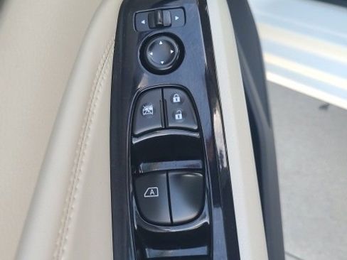 Used 2022 Nissan Altima 2.5 SV w/ SV Premium Package image 18