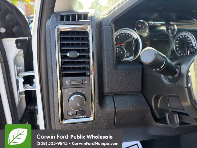 Used 2018 RAM 2500 Big Horn w/ Sport Appearance Group AWD/4WD image 15