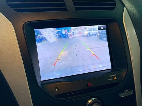 Used 2013 Ford Explorer XLT image 14