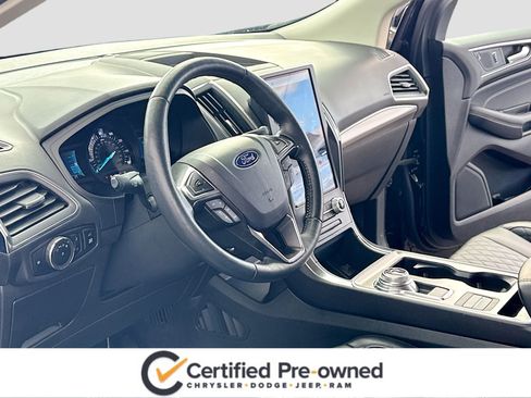 Used 2024 Ford Edge Titanium image 4