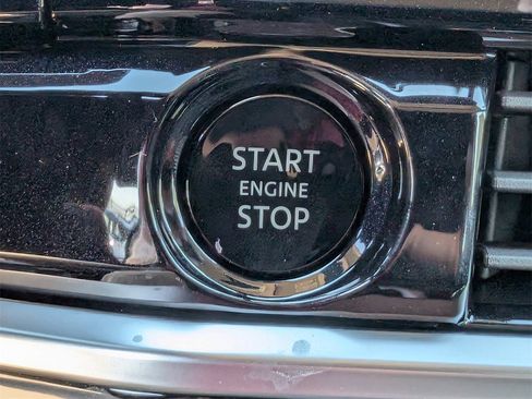 New 2025 Nissan Pathfinder SL image 16