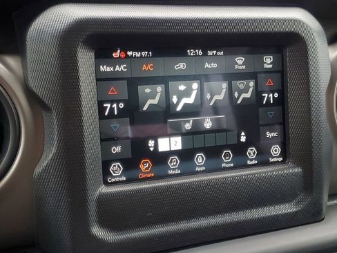 Used 2018 Jeep Wrangler Unlimited Sport S image 19