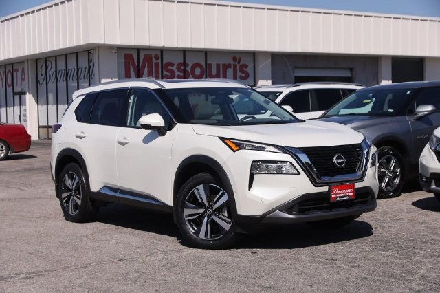 Used 2023 Nissan Rogue SL w/ SL Premium Package FWD image 2