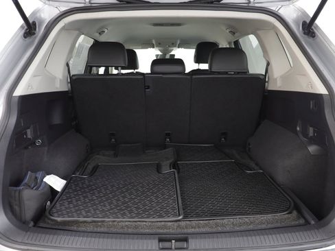 Certified 2022 Volkswagen Tiguan SE image 16