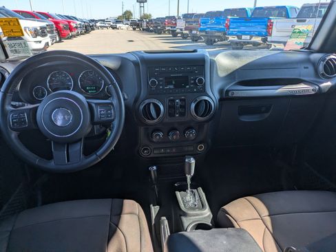 Used 2018 Jeep Wrangler Unlimited Sport S image 14