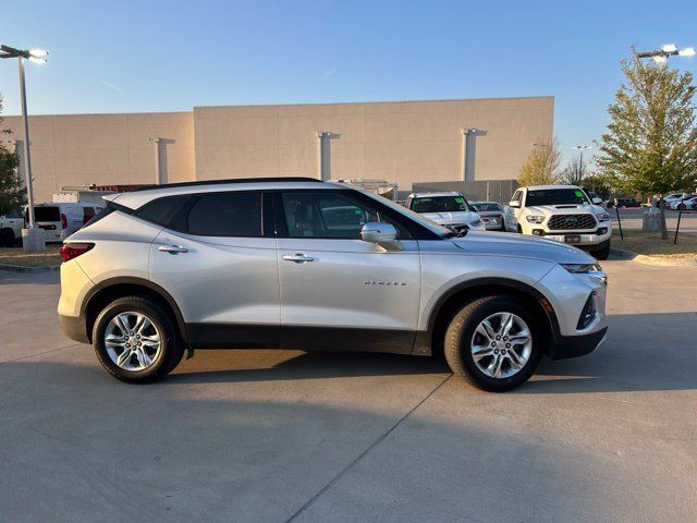 Used 2022 Chevrolet Blazer LT FWD image 2