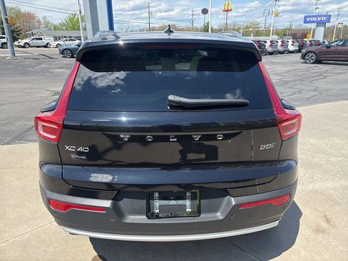 Certified 2023 Volvo XC40 B5 Plus w/ Driver Assist Package AWD/4WD image 7