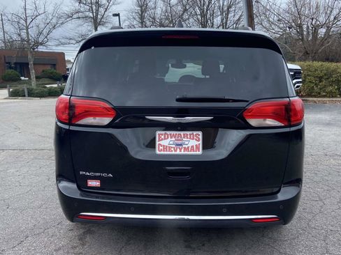 Used 2017 Chrysler Pacifica Touring-L image 22