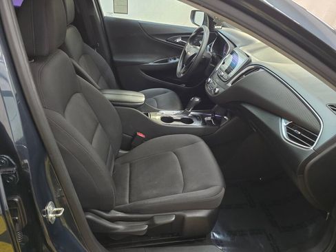 Used 2020 Chevrolet Malibu LT image 11