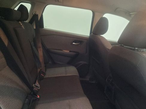 Used 2022 Nissan Rogue SV AWD/4WD image 19