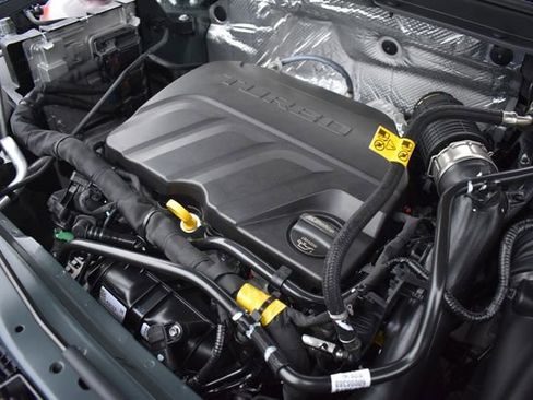 New 2026 Chevrolet Trax LT w/ LPO, Blackout Package image 32