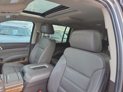 Used 2019 GMC Yukon XL Denali w/ Denali Ultimate Package AWD/4WD image 22