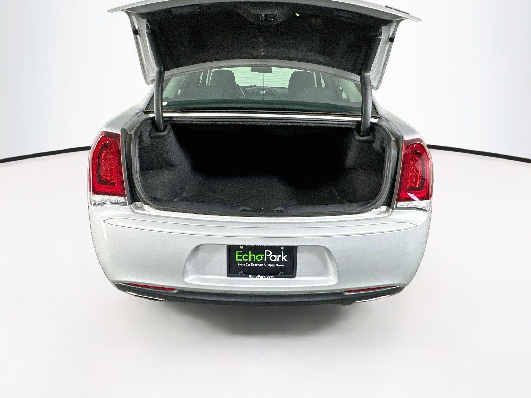 Used 2020 Chrysler 300 Touring w/ Sport Appearance Package RWD image 29