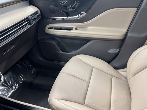 Used 2023 Lincoln Corsair AWD w/ Equipment Group 101A image 19