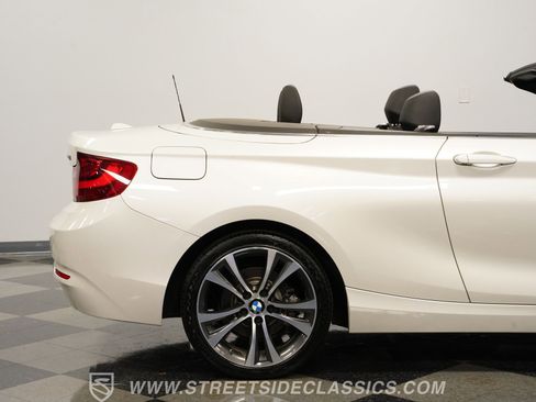 Used 2017 BMW 230i Convertible image 29