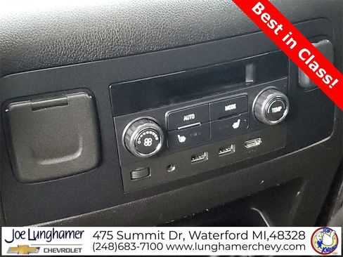 Used 2019 Chevrolet Suburban LT w/ LT Signature Package image 22