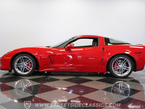 Used 2007 Chevrolet Corvette Z06 w/ Preferred Equipment Group RWD image 2