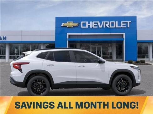New 2026 Chevrolet Trax LT w/ Driver Confidence Package FWD image 5