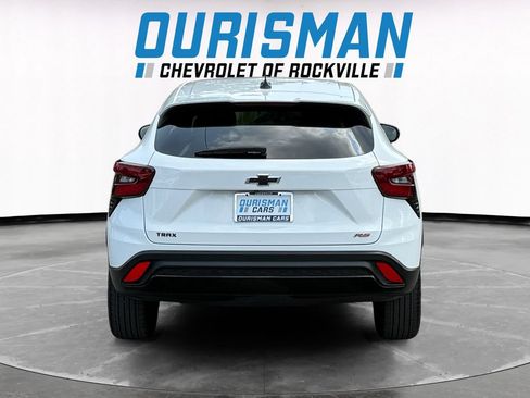 Used 2024 Chevrolet Trax RS w/ Driver Confidence Package FWD image 5