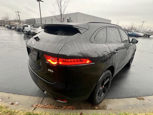 Used 2019 Jaguar F-PACE Premium image 7