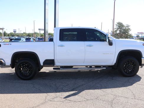Used 2025 Chevrolet Silverado 2500 LTZ w/ LTZ Premium Package image 8