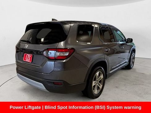 Used 2025 Honda Pilot EX-L image 6