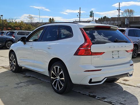 Certified 2023 Volvo XC60 B5 Plus w/ Climate Package image 4