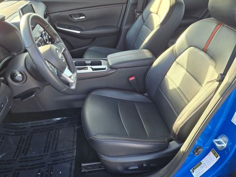 Used 2025 Nissan Sentra SR w/ SR Premium Package image 15