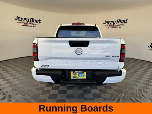 Used 2024 Nissan Frontier SV AWD/4WD image 7