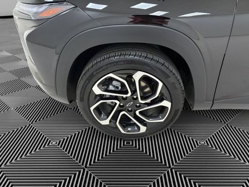Certified 2025 Chevrolet Trax RS w/ Sunroof Package FWD image 9