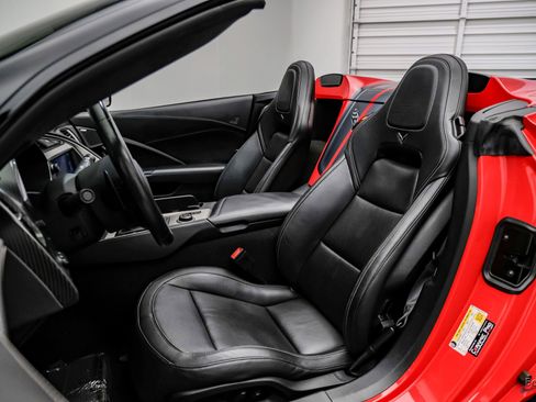 Used 2015 Chevrolet Corvette Z06 w/ 3LZ Preferred Equipment Group image 46