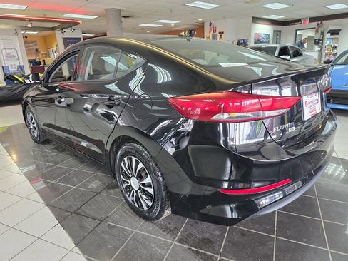 Used 2017 Hyundai Elantra SE image 6
