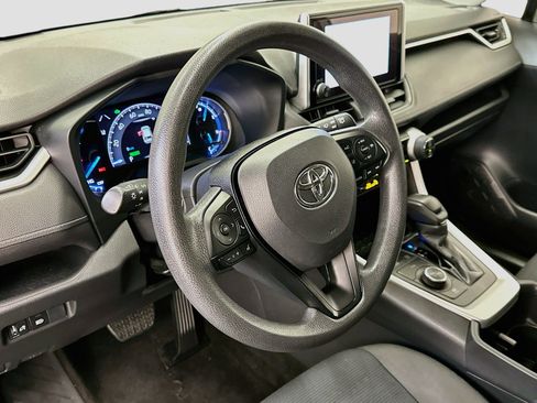 Used 2024 Toyota RAV4 LE AWD/4WD image 18