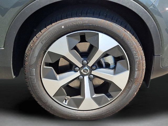 New 2026 Volvo XC40 B5 Core w/ Climate Package AWD/4WD image 4