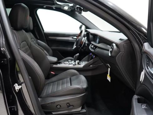 New 2025 Alfa Romeo Stelvio Sprint image 36