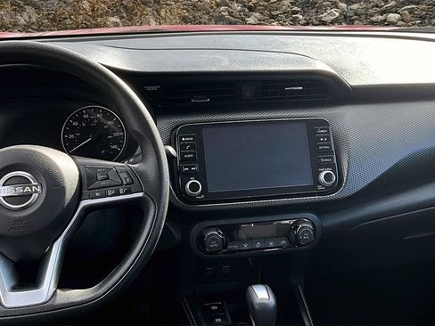 Used 2022 Nissan Kicks SV image 6