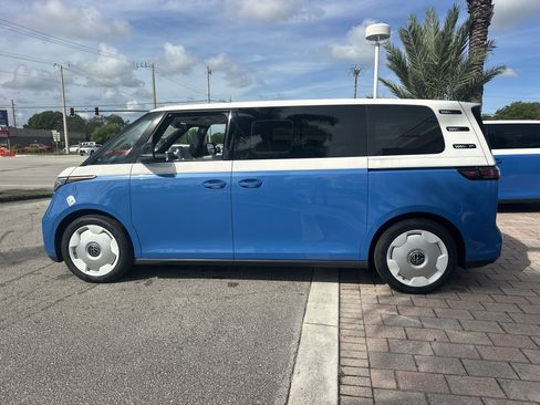 New 2025 Volkswagen ID. Buzz 1st Edition image 7
